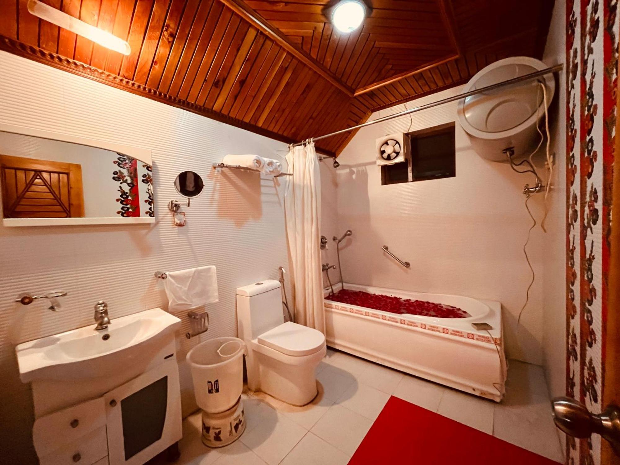 Hotel Hill View, Mussoorie - Near Jw Marriott Mussoorie, M 77377-32479 Exterior photo