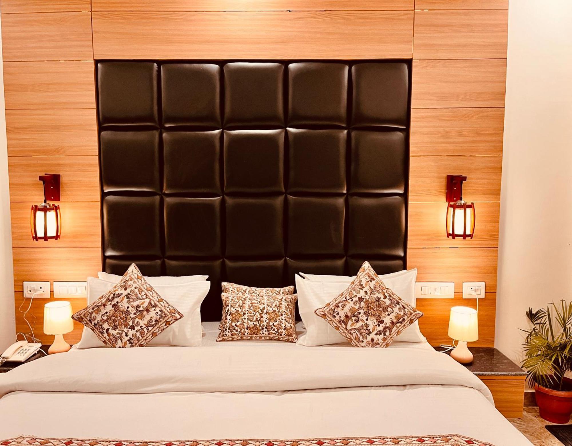 Hotel Hill View, Mussoorie - Near Jw Marriott Mussoorie, M 77377-32479 Exterior photo